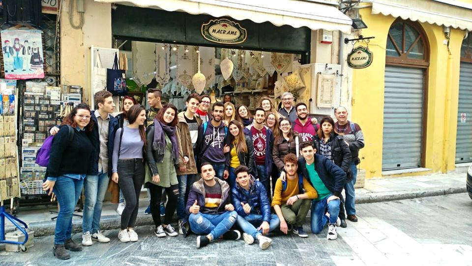 i giovani del progetto Macrame