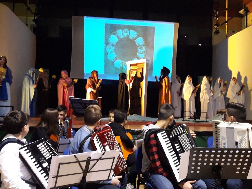 CROSIA Cerimonia tableaux vivants.jpg1